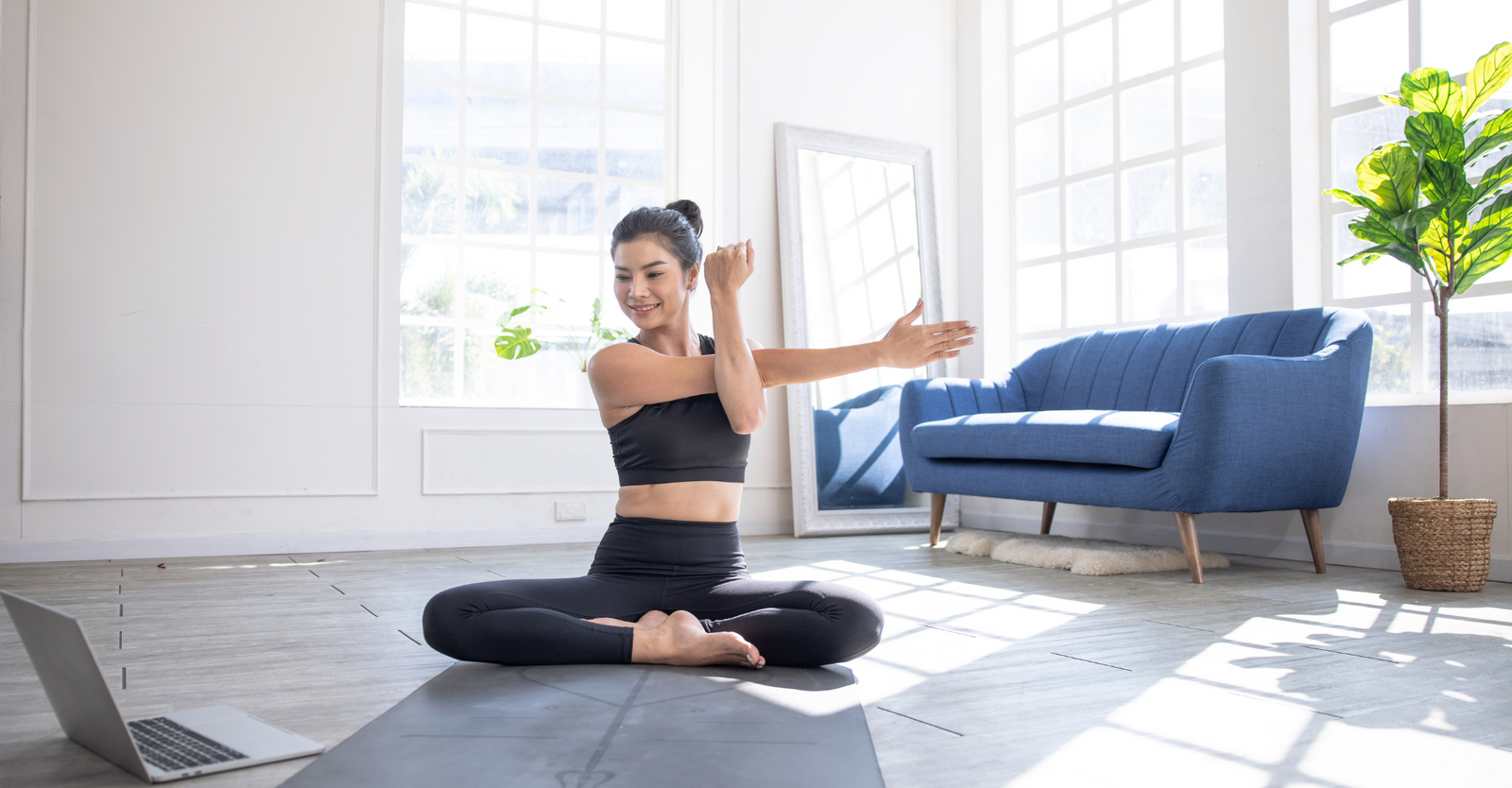 A Guide On Choosing Your Best Yoga Outfit