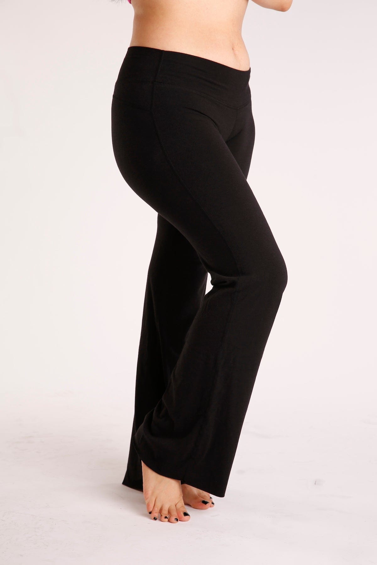 Pippy Relax Flare Pant- Black | - Green Apple Active